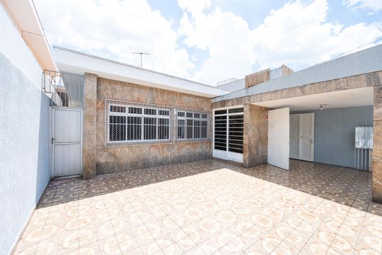 Garagem de casa à venda com 3 quartos, 275m² em Planalto Paulista, São Paulo