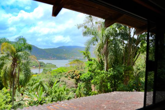 Casa para alugar com 3 quartos, 200m² em Lagoa da Conceição, Florianópolis