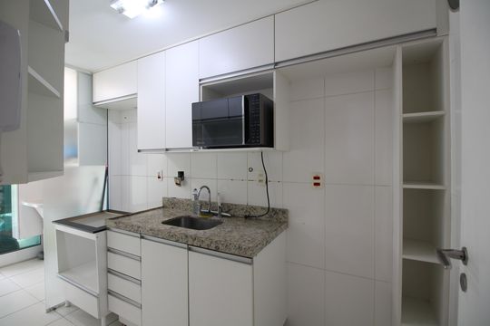 Cozinha de apartamento à venda com 2 quartos, 82m² em Barra da Tijuca, Rio de Janeiro