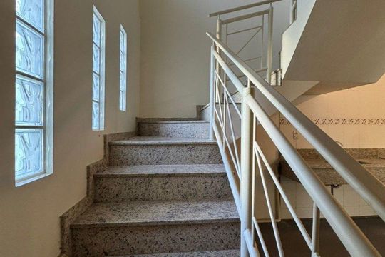 Escada de casa para alugar com 1 quarto, 150m² em Rio Tavares, Florianópolis