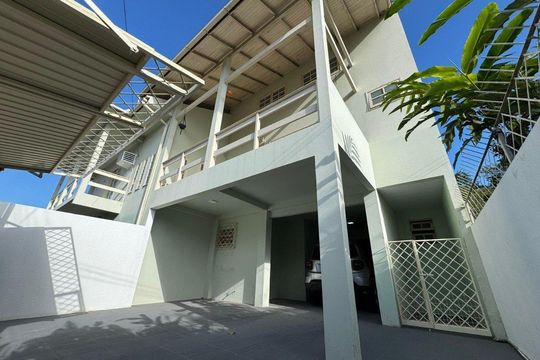 Fachada de casa para alugar com 1 quarto, 150m² em Rio Tavares, Florianópolis