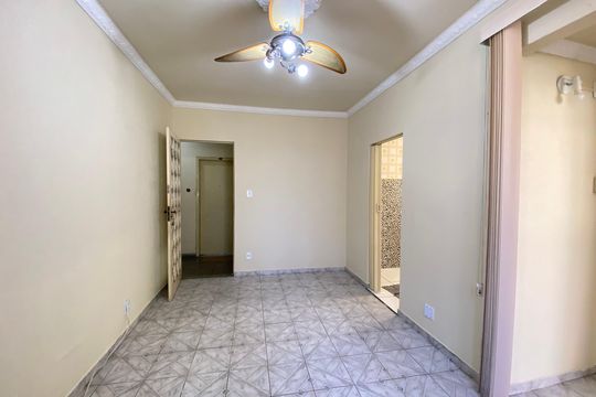 Sala de apartamento para alugar com 1 quarto, 40m² em Pilares, Rio de Janeiro