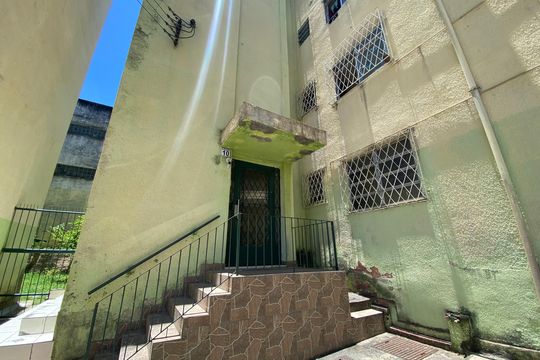 Fachada do bloco de apartamento para alugar com 1 quarto, 40m² em Pilares, Rio de Janeiro