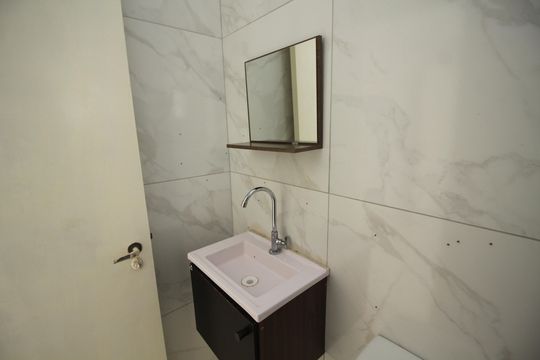 Banheiro de casa para alugar com 1 quarto, 50m² em Vila Independencia, São Paulo