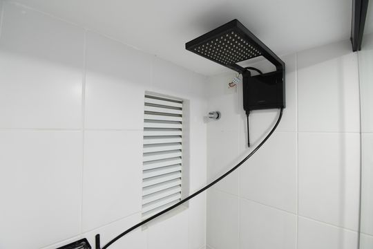 Banheiro de apartamento para alugar com 2 quartos, 55m² em Santo Antônio, São José dos Pinhais