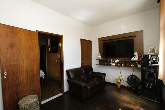 Sala de casa à venda com 4 quartos, 336m² em Carlos Prates, Belo Horizonte