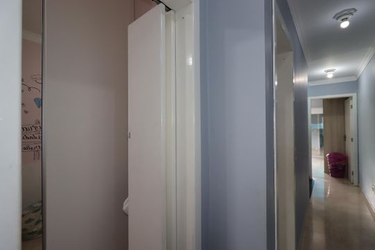 Corredor de casa à venda com 3 quartos, 152m² em Vila Bela Vista, Santo André