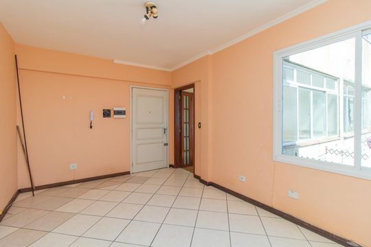 Sala de apartamento à venda com 1 quarto, 40m² em Centro Histórico, Porto Alegre