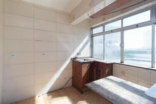 Cozinha de apartamento à venda com 1 quarto, 40m² em Centro Histórico, Porto Alegre