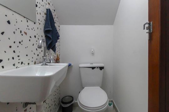 Lavabo de casa de condomínio à venda com 2 quartos, 123m² em Vila Alpina, São Paulo