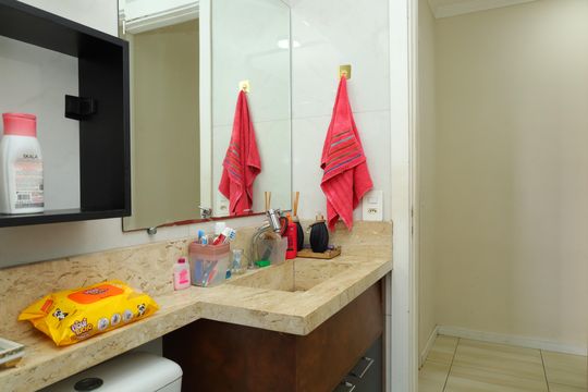 Banheiro de apartamento à venda com 2 quartos, 46m² em Colônia (zona Leste), São Paulo