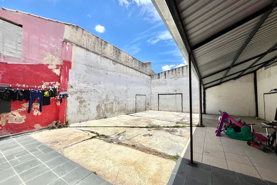 Quintal de casa à venda com 3 quartos, 350m² em Parque Jabaquara, São Paulo