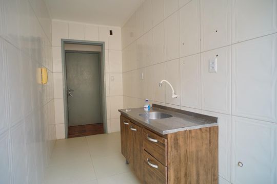 Cozinha de apartamento à venda com 1 quarto, 42m² em Jardim Dona Leopoldina, Porto Alegre