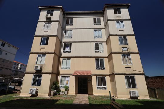 Fachada do bloco de apartamento à venda com 2 quartos, 58m² em Fátima, Canoas
