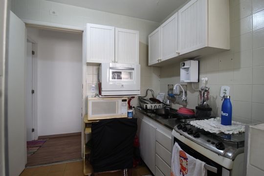 Cozinha e Área de Serviço de apartamento à venda com 2 quartos, 60m² em Vila Nova Conceição, São Paulo
