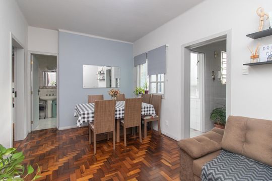 Apartamento à venda com 2 quartos, 64m² em Santo Antônio, Porto Alegre