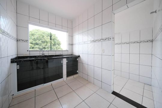Cozinha e Área de Serviço de casa para alugar com 2 quartos, 60m² em Vila Nhocuné, São Paulo
