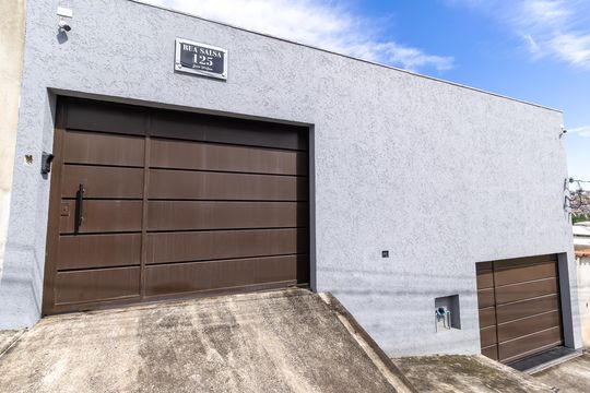 Fachada de casa à venda com 3 quartos, 200m² em Jaqueline, Belo Horizonte