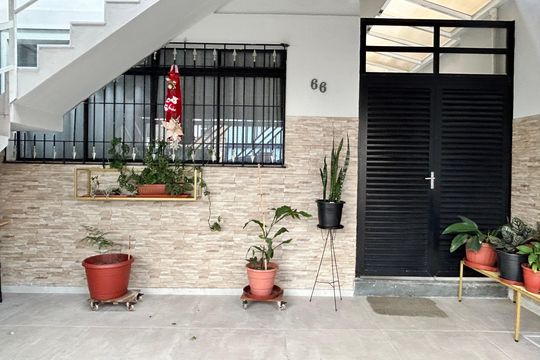 Garagem de casa à venda com 2 quartos, 130m² em Vila Regente Feijó, São Paulo