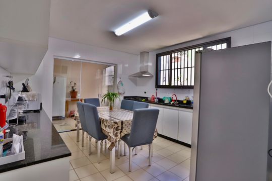 Cozinha de casa à venda com 2 quartos, 130m² em Vila Regente Feijó, São Paulo