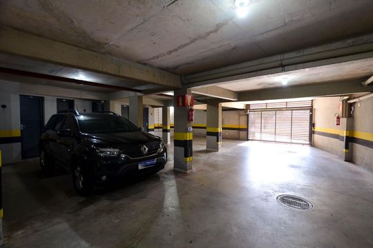Garagem de apartamento à venda com 3 quartos, 94m² em Sagrada Família, Belo Horizonte
