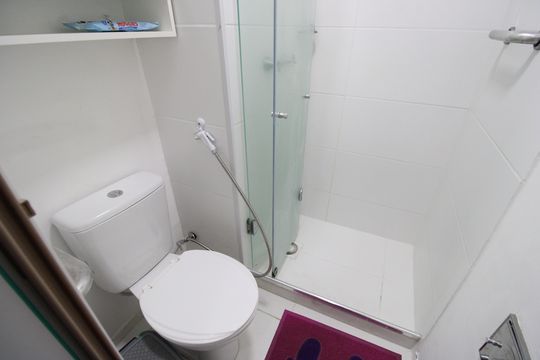 Banheiro de apartamento à venda com 1 quarto, 35m² em Jacarepaguá, Rio de Janeiro