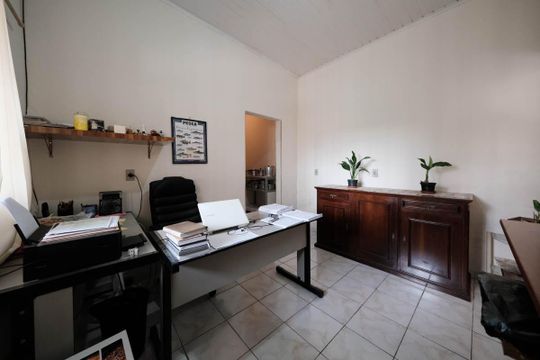 Escritório de casa à venda com 4 quartos, 316m² em Vila Guilhermina, São Paulo