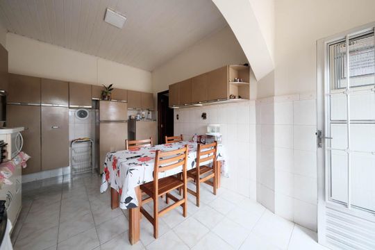 Cozinha de casa à venda com 4 quartos, 316m² em Vila Guilhermina, São Paulo
