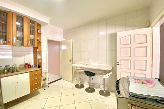 Cozinha de casa à venda com 3 quartos, 202m² em Jardim Bela Vista, Guarulhos