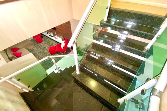 Escada de casa à venda com 3 quartos, 202m² em Jardim Bela Vista, Guarulhos