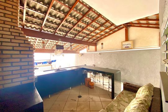Quintal de casa à venda com 3 quartos, 202m² em Jardim Bela Vista, Guarulhos