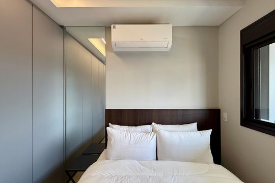 Quarto de kitnet/studio para alugar com 1 quarto, 27m² em Jardim das Acacias, São Paulo