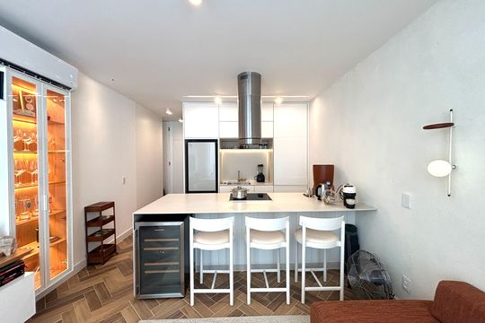 Cozinha de apartamento à venda com 1 quarto, 52m² em Jardim Botânico, Rio de Janeiro