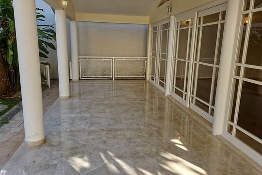 Casa à venda com 3 quartos, 418m² em Residencial Dez (Alphaville), Santana de Parnaíba