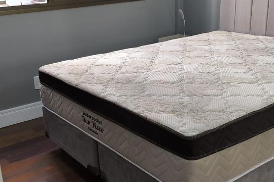 Apartamento à venda com 2 quartos, 76m² em Menino Deus, Porto Alegre