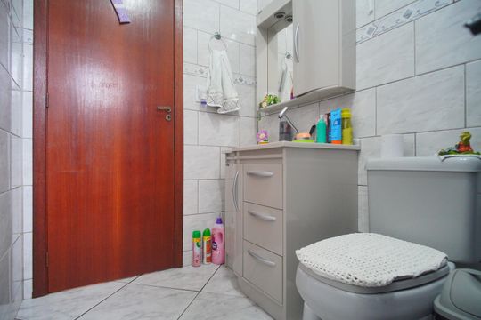 Banheiro de casa à venda com 2 quartos, 90m² em Feitoria, São Leopoldo