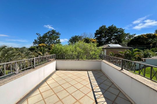 Sacada do quarto de casa de condomínio à venda com 4 quartos, 265m² em Lot. Alphaville Campinas, Campinas