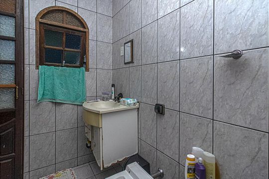 banheiro social_2 de casa à venda com 3 quartos, 95m² em Vila Moraes, São Paulo