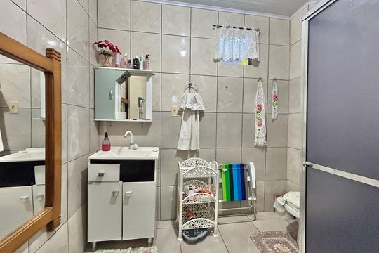 Banheiro de casa à venda com 6 quartos, 360m² em Canudos, Novo Hamburgo
