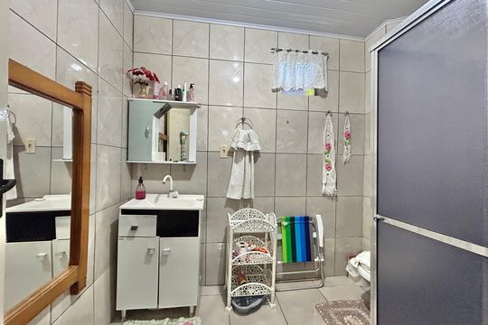 Banheiro de casa à venda com 2 quartos, 360m² em Canudos, Novo Hamburgo