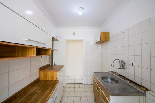 Cozinha de apartamento à venda com 3 quartos, 67m² em Jardim Santo André, Santo André