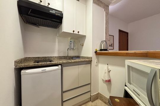 Cozinha de apartamento à venda com 1 quarto, 43m² em Jardim Paulistano, São Paulo