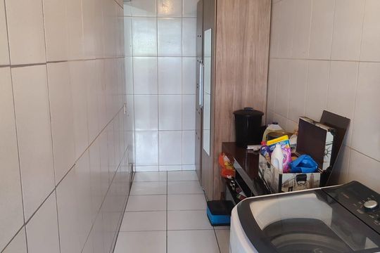 Área de serviço de casa à venda com 4 quartos, 180m² em Cipava, Osasco