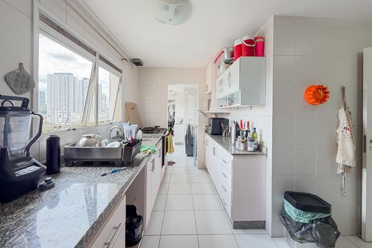 Cozinha de apartamento à venda com 3 quartos, 145m² em Jardim Vila Mariana, São Paulo