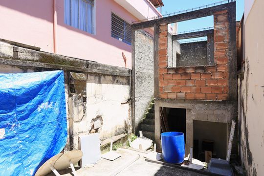 Garagem de casa à venda com 3 quartos, 180m² em Sagrada Família, Belo Horizonte