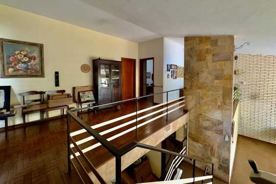 Casa para alugar com 4 quartos, 300m² em Sion, Belo Horizonte