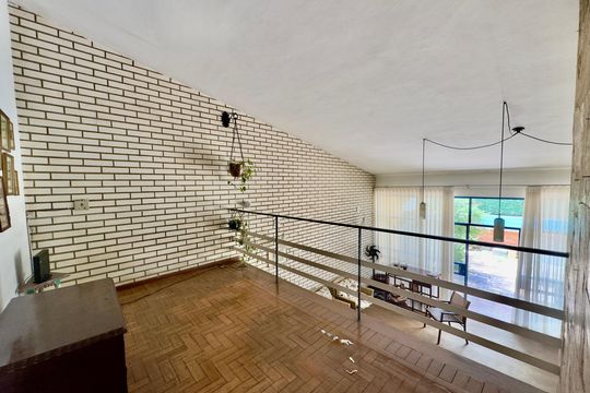 Casa para alugar com 4 quartos, 300m² em Sion, Belo Horizonte