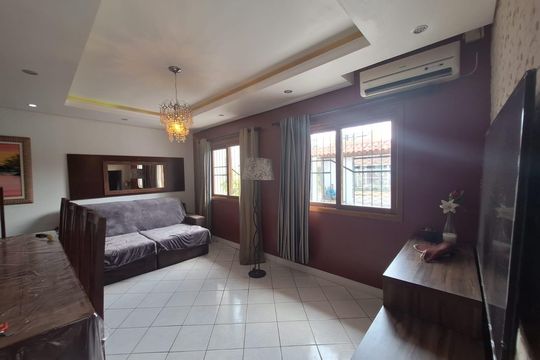 Casa à venda com 3 quartos, 80m² em Guajuviras, Canoas