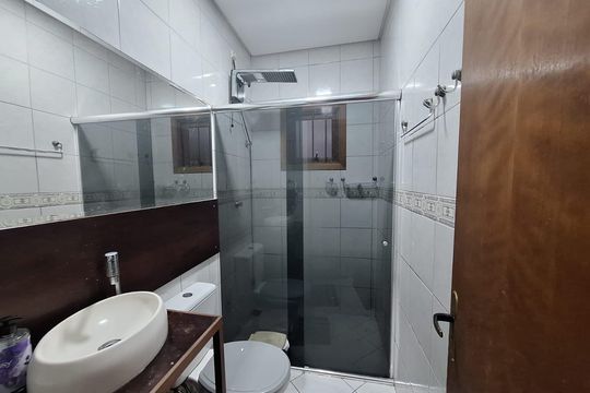 Casa à venda com 3 quartos, 80m² em Guajuviras, Canoas