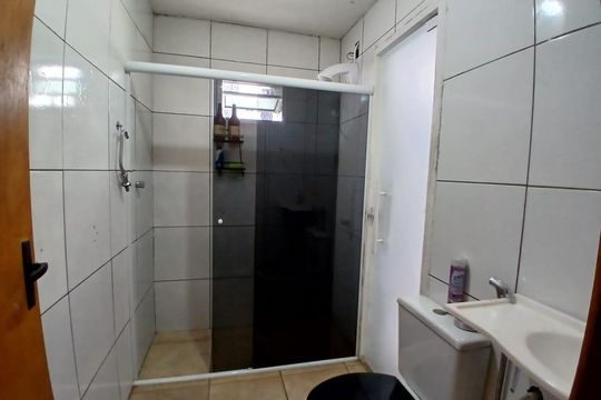 Casa à venda com 3 quartos, 80m² em Guajuviras, Canoas